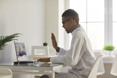 patient talking to her doctor online